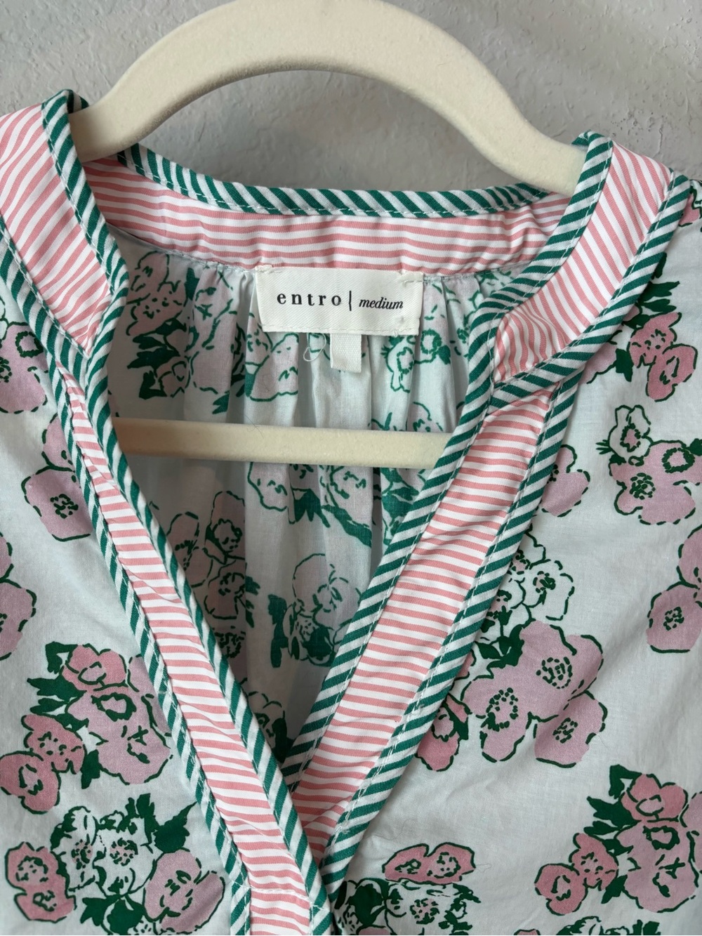 Entro Pink Green Floral Stripe Trim Ruffle Sleeve Top Size Medium - Picture 5 of 6